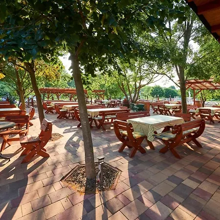 Szent Kristof Borbirtok זמראדי