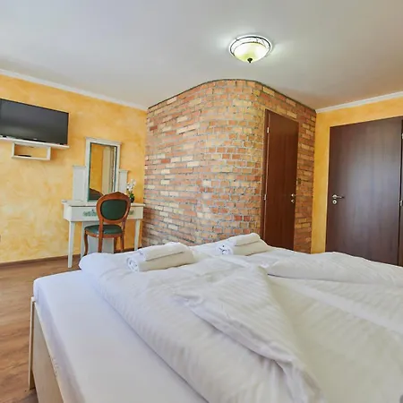 Szent Kristóf Borbirtok Bed and breakfast *